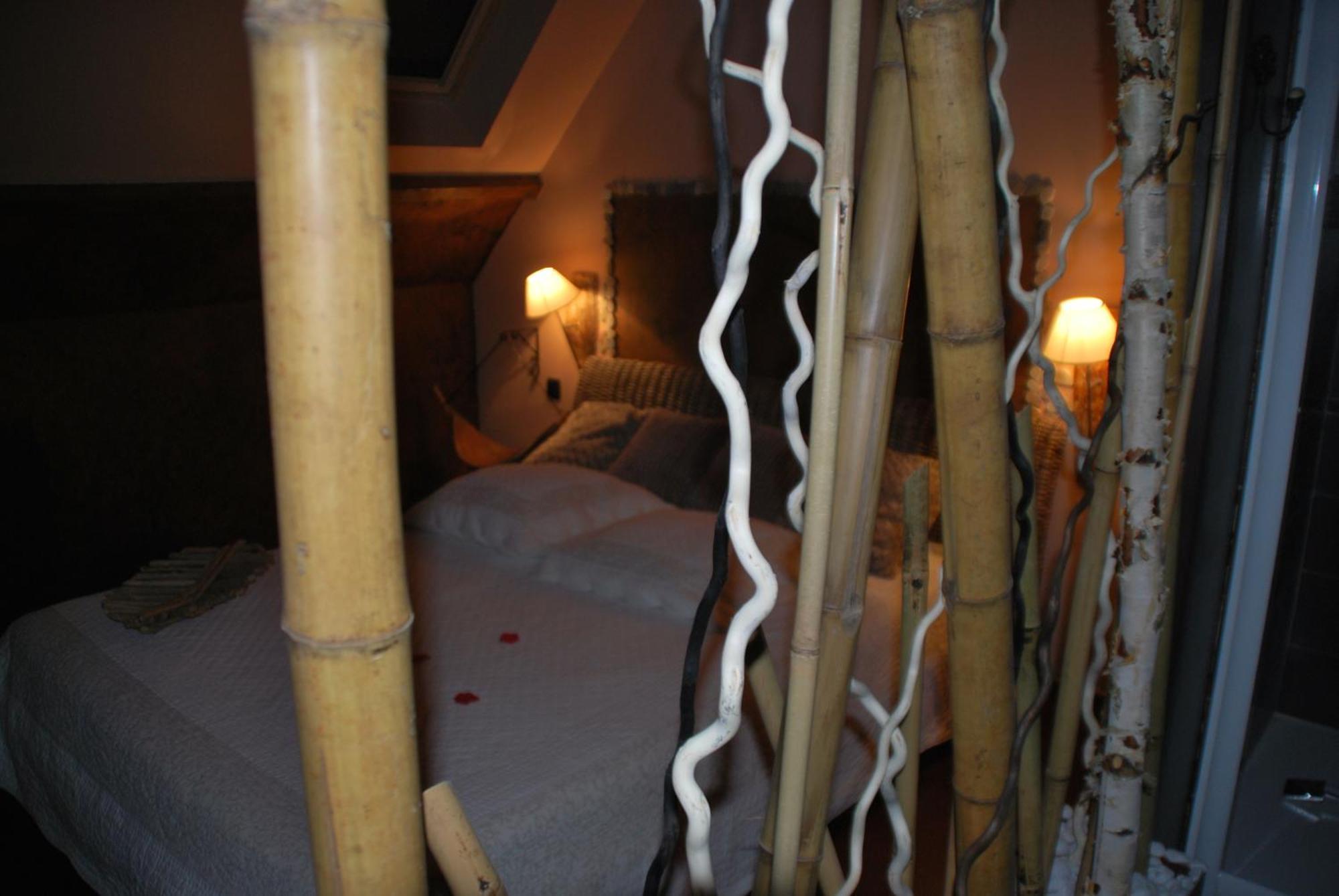 Chambres D Hotes ,Hotel ,Secret D'Une Nuit A Vicq Pres De Onnaing,Avec Piscine Kamer foto